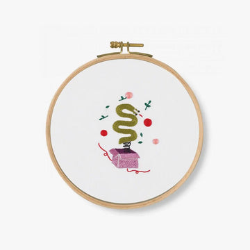 DMC Printed Embroidery Kit - Goofy Animals (Surprise! Snake)